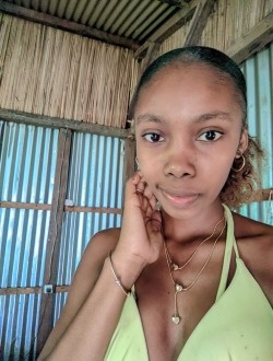 Profil de Andra, une femme célibataire de 20 ans à Antalaha