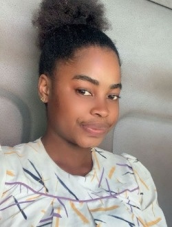 Profil de Scheilla, une femme célibataire de 29 ans à Yaoundé