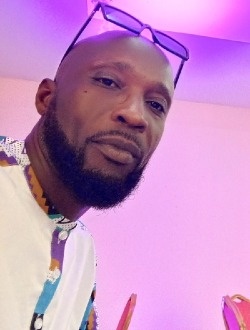 Profil de Loulou, un homme célibataire de 41 ans à Petit Abidjan-Youkou