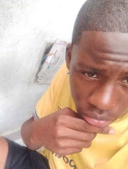 Profil de Narcisse, un homme célibataire de 21 ans à Libreville