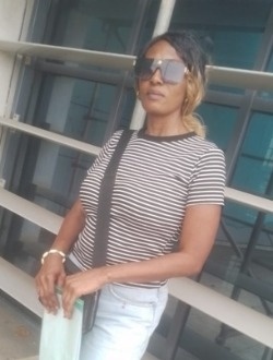 Profil de Lauria, une femme célibataire de 45 ans à Abaga