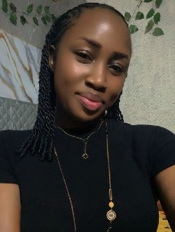 Profil de Geneviève, une femme célibataire de 28 ans à Yaoundé