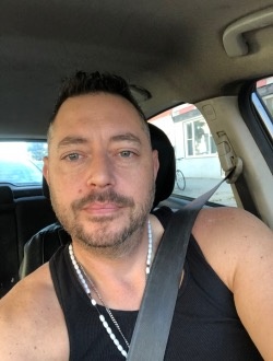Profil de Etienne, un homme célibataire de 44 ans à Laval