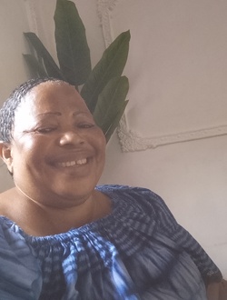 Profil de Justine, une femme célibataire de 48 ans à Akonolinga