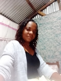 Profil de Carène, une femme célibataire de 34 ans à Antalaha