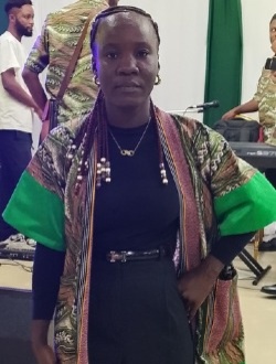 Profil de Emmanuella, une femme célibataire de 27 ans à Abidjan