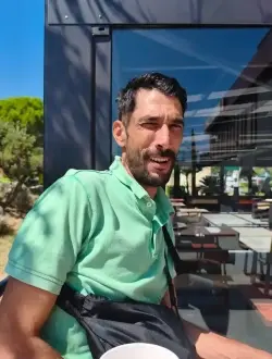 Profil de James, un homme célibataire de 41 ans à Arles