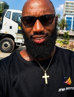 Profil de Yves, un homme célibataire de 33 ans à Abobo Baoulé