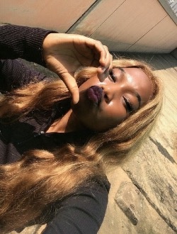 Profil de Sabine, une femme célibataire de 19 ans à Yaoundé