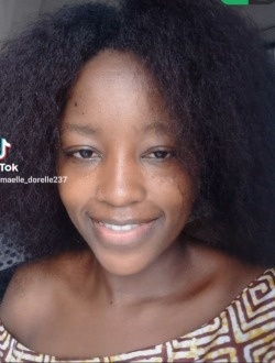 Profil de Leyannah, une femme célibataire de 25 ans à Douala
