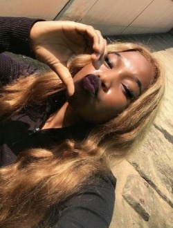 Profil de Sabine, une femme célibataire de 18 ans à Yaoundé
