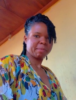 Profil de Larissa, une femme célibataire de 32 ans à Yaoundé