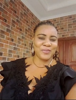 Profil de Syldie, une femme célibataire de 44 ans à Kinshasa
