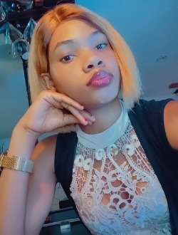 Profil de Belva, une femme célibataire de 27 ans à Yaoundé