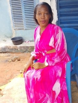 Profil de Suzanne, une femme célibataire de 29 ans à Yaoundé