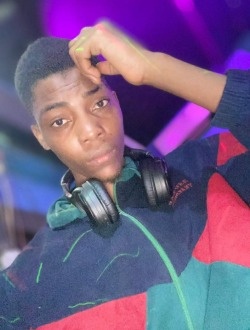 Profil de Yvan, un homme célibataire de 29 ans à Douala