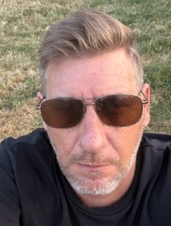 Profil de Sam, un homme célibataire de 48 ans à Paris