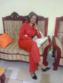 Profil de Nicole, une femme célibataire de 35 ans à Alma