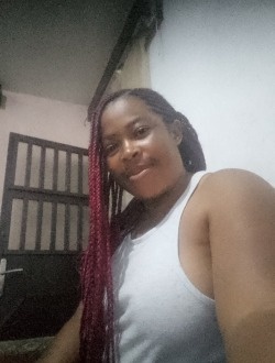 Profil de Géraldine, une femme célibataire de 32 ans à Abang I