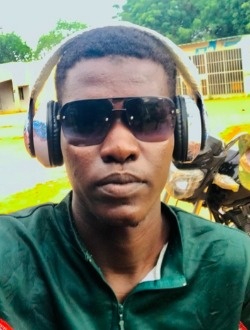 Profil de Maman Roufaye, un homme célibataire de 26 ans à Niamey (Commune IV)