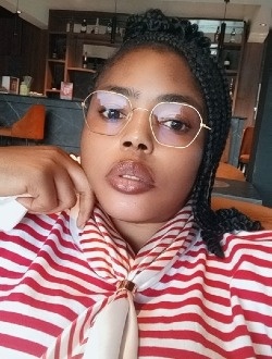 Profil de Stéphanie, une femme célibataire de 30 ans à Douala