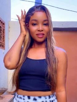 Profil de Clara, une femme célibataire de 24 ans à Ouagadougou