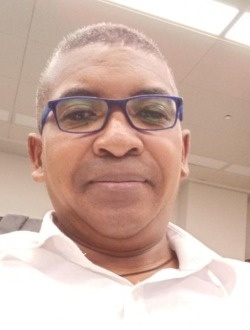 Profil de Luc Hambinintsoa, un homme célibataire de 47 ans à Analakely