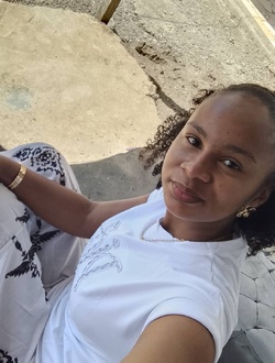Profil de Francella, une femme célibataire de 25 ans à Moroni