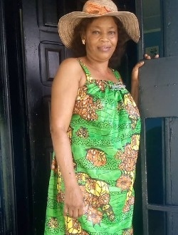 Profil de Juliadouce, une femme célibataire de 57 ans à Libreville