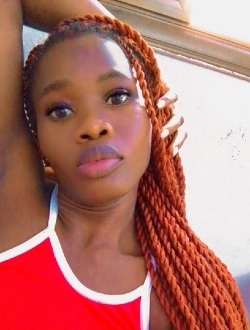 Profil de Stella, une femme célibataire de 21 ans à Lomé