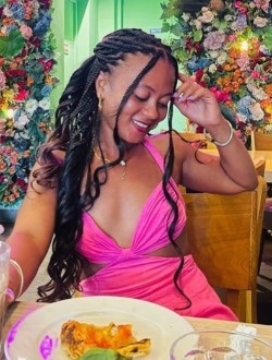 Profil de Mirella, une femme célibataire de 33 ans à Toamasina