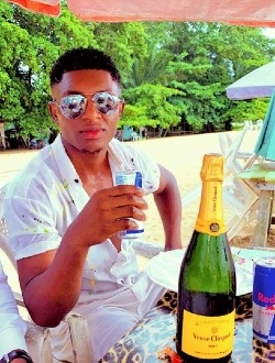 Profil de Leon, un homme célibataire de 27 ans à Douala