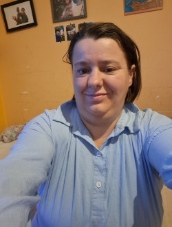 Profil de Emmanuelle, une femme célibataire de 38 ans à Court-Saint-Etienne