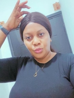 Profil de Lucienne, une femme célibataire de 40 ans à Abidjan