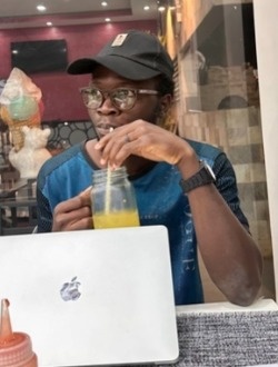 Profil de Victor, un homme célibataire de 27 ans à Abomey-Calavi