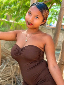 Profil de Mirella, une femme célibataire de 24 ans à Toamasina