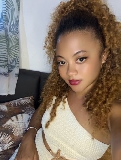 Profil de Lalaina, une femme célibataire de 22 ans à Toamasina