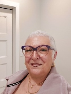 Profil de Danielle, une femme célibataire de 70 ans à Salaberry-de-Valleyfield
