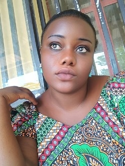 Profil de Leslie, une femme célibataire de 28 ans à Yaoundé