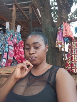 Profil de Flavia, une femme célibataire de 35 ans à Yaoundé