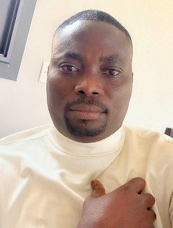 Profil de Emmanuel Fulbert, un homme célibataire de 43 ans à Abidjan