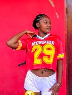 Profil de Sandrica, une femme célibataire de 21 ans à Antalaha