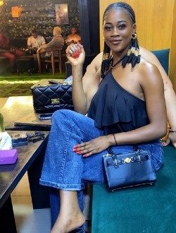 Profil de Cerena, une femme célibataire de 26 ans à Yaoundé