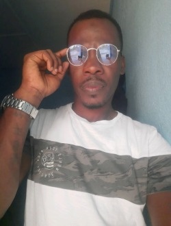 Profil de Franck Ahmed, un homme célibataire de 37 ans à Abidjan