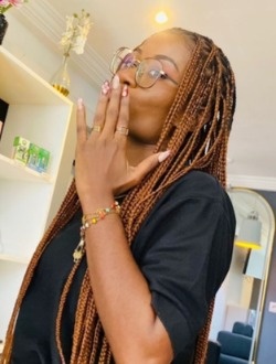 Profil de Praxede, une femme célibataire de 34 ans à Libreville