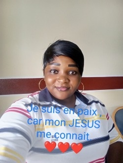 Profil de Suzanne, une femme célibataire de 32 ans à Douala