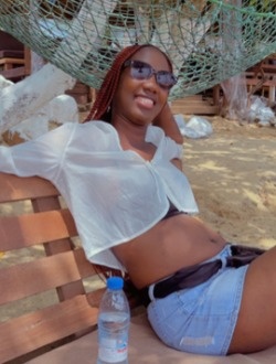 Profil de Brenda, une femme célibataire de 26 ans à Yaoundé