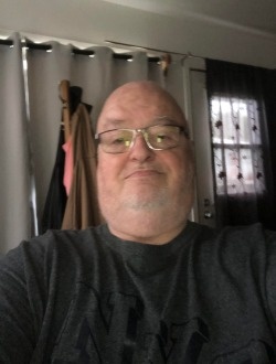 Profil de Gerry, un homme célibataire de 68 ans à Frampton
