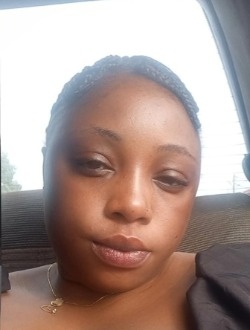 Profil de Mikaëla, une femme célibataire de 28 ans à Dschang