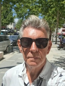 Profil de Wilfried, un homme célibataire de 67 ans à Vlora